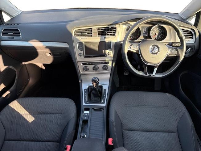 VOLKSWAGEN Golf Photo 10