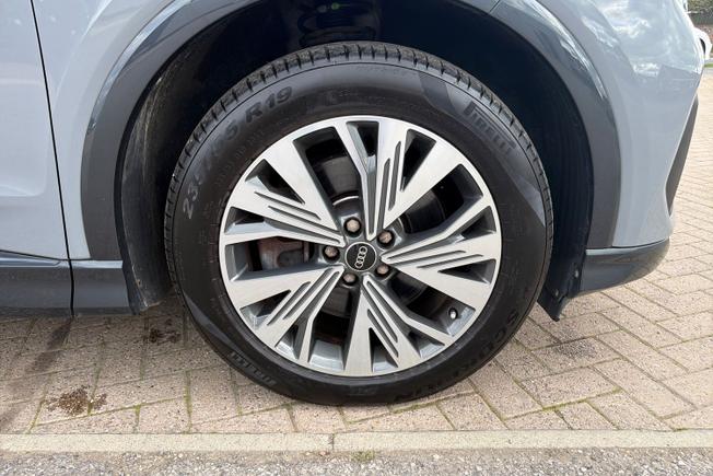AUDI Q4 E-Tron Photo 5