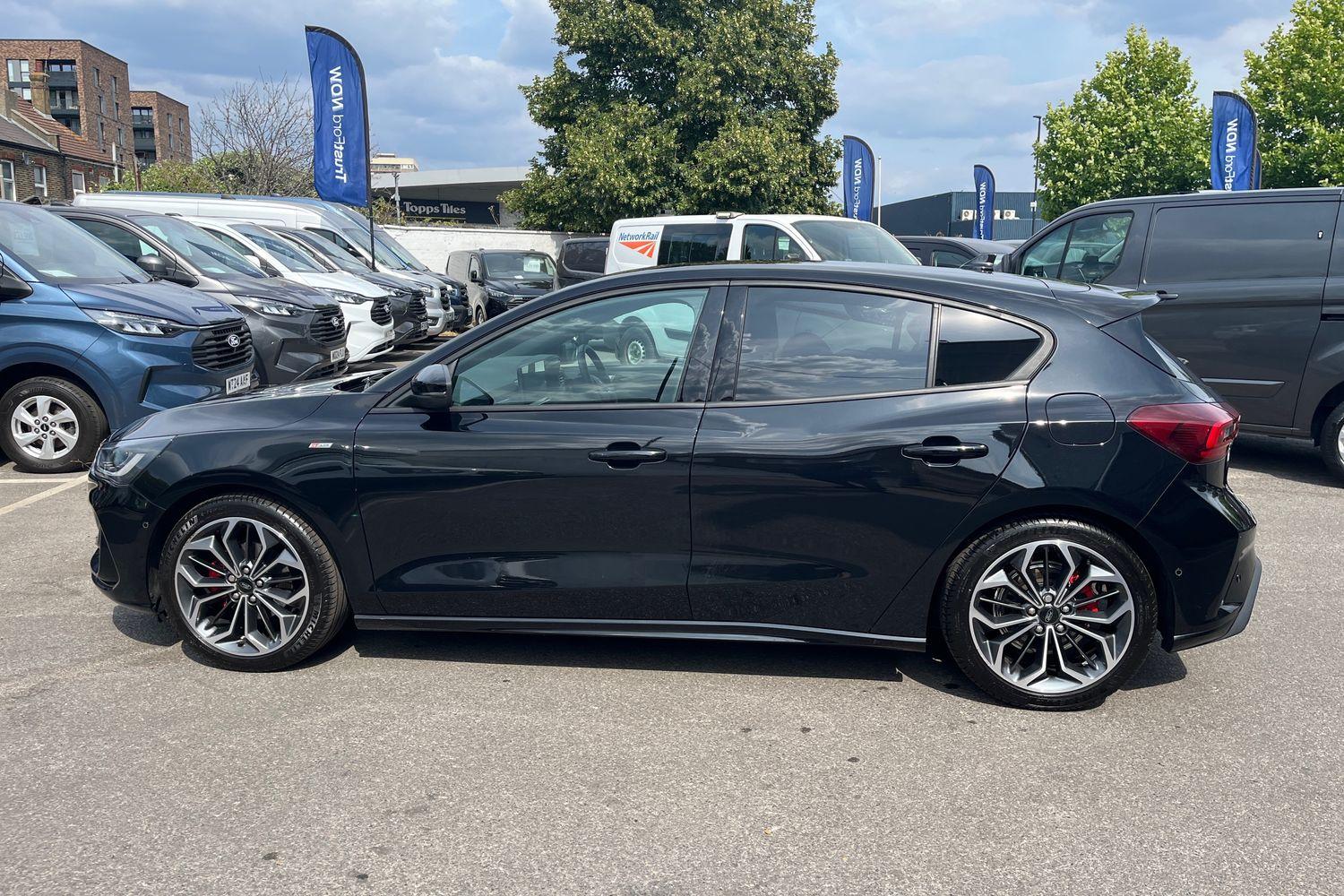 Ford FOCUS Photo 32