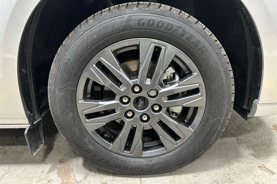 Used Ford TRANSIT CUSTOM LL75RVM 32