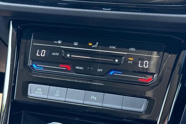 VOLKSWAGEN Touran Photo 37