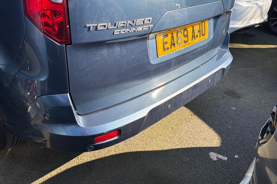 Ford TOURNEO CONNECT Photo autoimg-a95d0f3e370b8dc93f835f689e566bffb83e36be.jpg