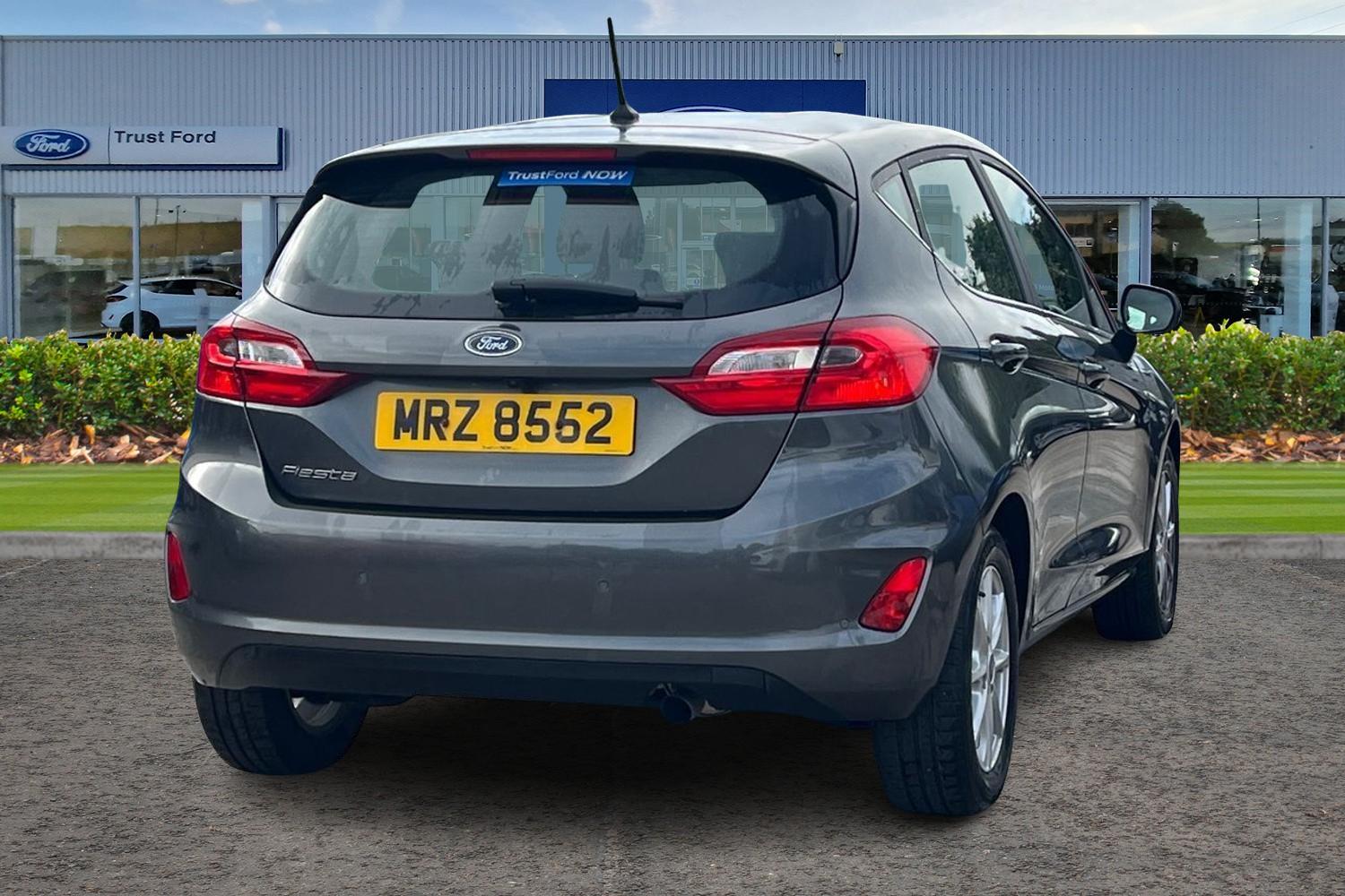 Ford FIESTA Photo 3