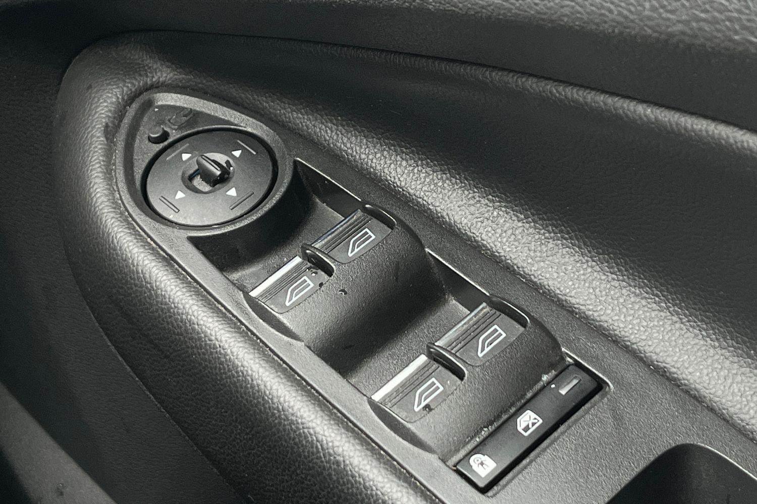 Ford KUGA Photo 15
