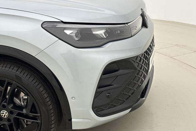 VOLKSWAGEN Tiguan Photo 19