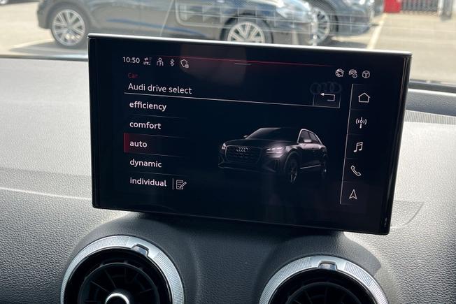 AUDI Q2 Photo 31