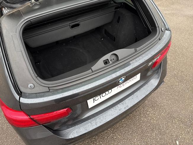 BMW 3 Series Photo 24