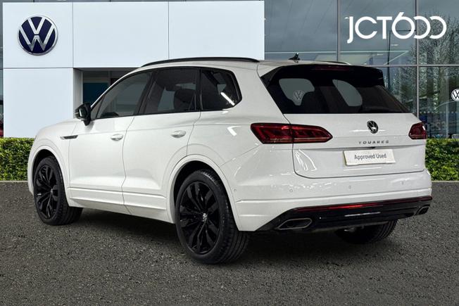VOLKSWAGEN Touareg Photo 3