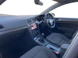 Volkswagen Golf Photo 2