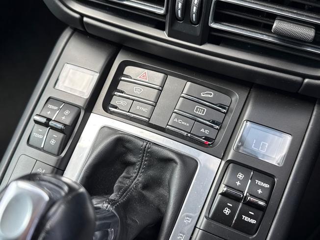 PORSCHE Macan Photo 40
