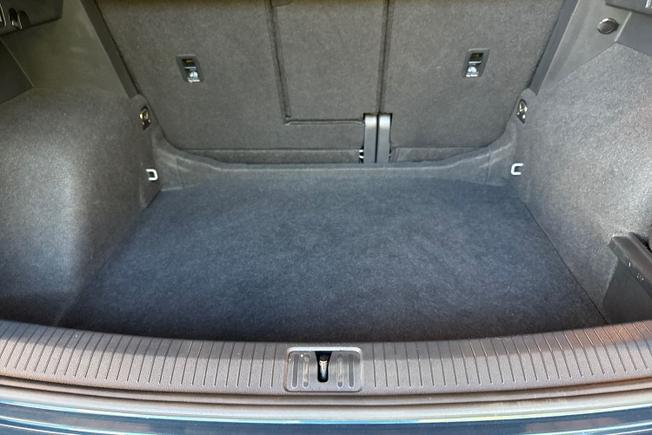 VOLKSWAGEN Tiguan Photo 12