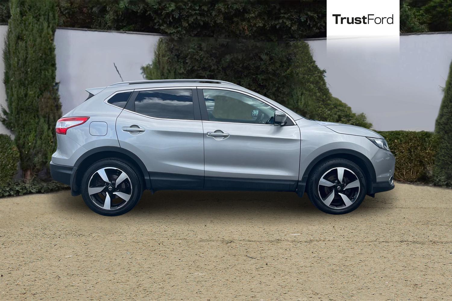 Nissan QASHQAI Photo 2