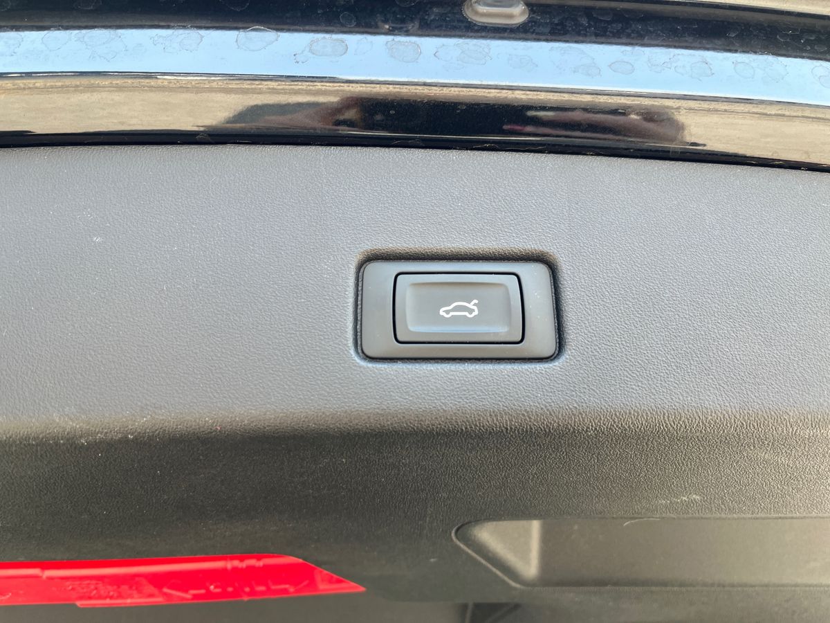 Audi Q4 e-tron Photo 22