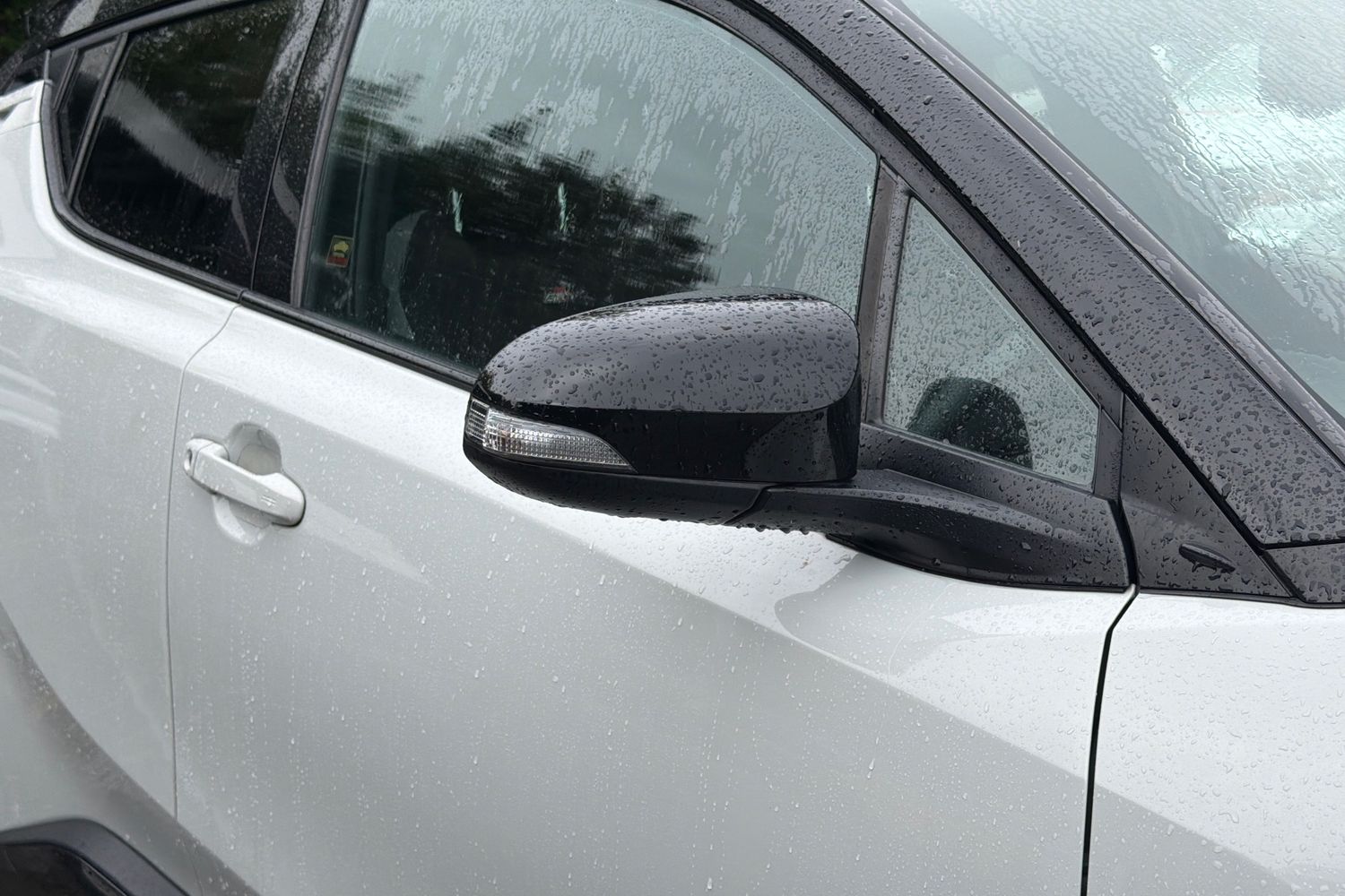 Toyota C-HR Photo 28