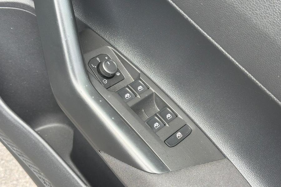Volkswagen POLO Photo autoimg-a9829756ded0d1c162c3ce94a7aa6513b01ec1f1.jpg