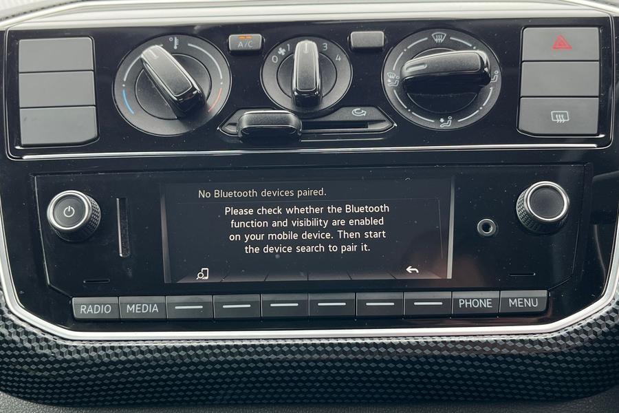 Volkswagen UP Photo autoimg-a98336a1c6e62bb8347e0508f7d20ba0a952faa9.jpg