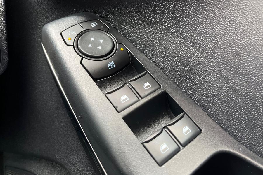 Ford FIESTA Photo autoimg-a984f3e65b2f9725fe567c957dc26a420a4d2107.jpg
