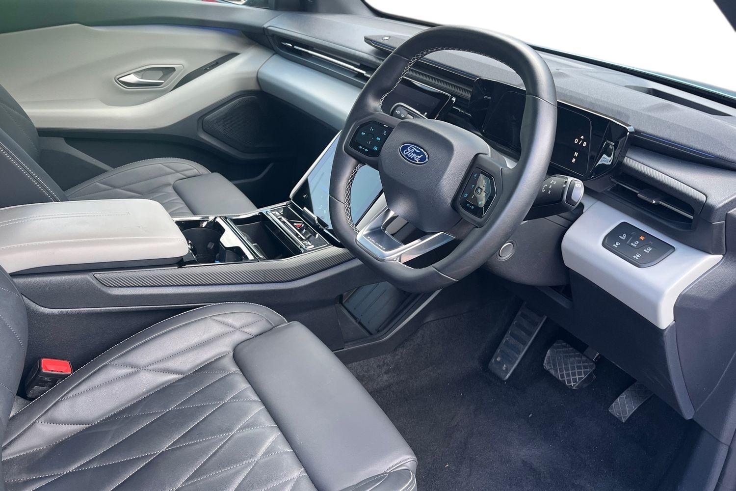 Ford Explorer Photo 8