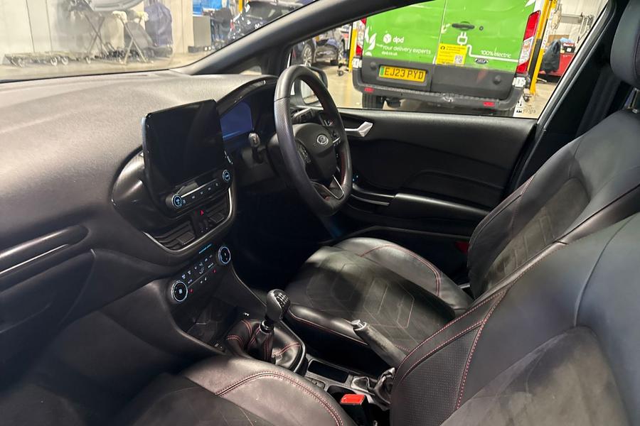 Ford FIESTA Photo autoimg-a98bc83475fb542acec90941ebe0a99dd970d9af.jpg