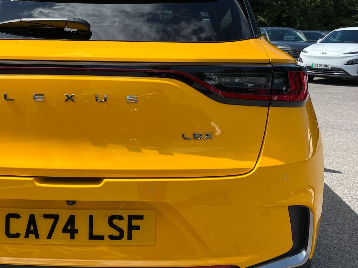 Lexus LBX Photo 20