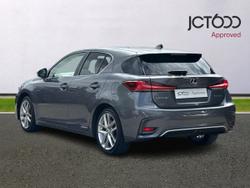 LEXUS Ct Photo 3