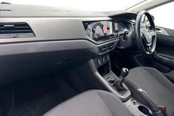 VOLKSWAGEN Polo Photo 2