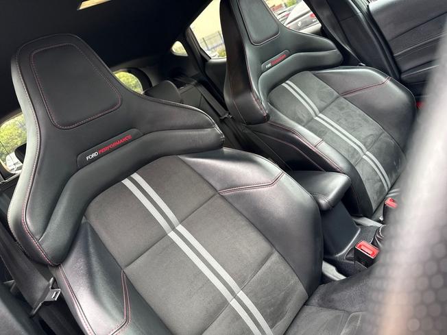 FORD Fiesta Photo 26