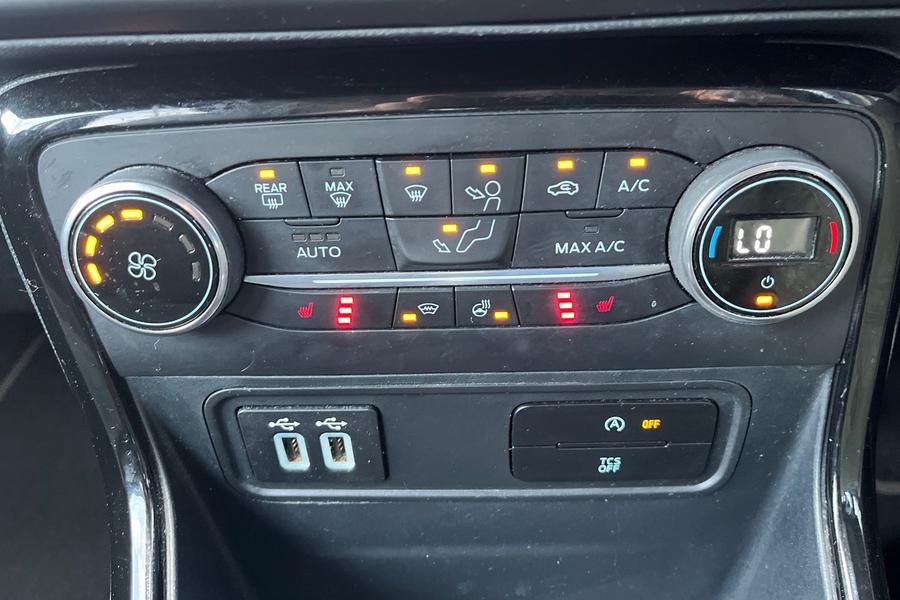 Ford ECOSPORT Photo autoimg-a99319012de3dc3730159abb7043e986bd935e76.jpg