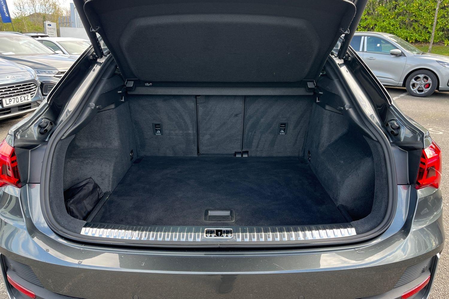 Audi Q3 Photo 20