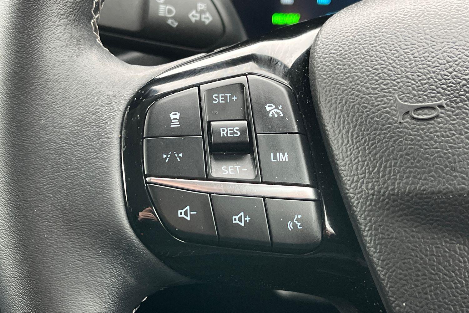 Ford KUGA Photo 31