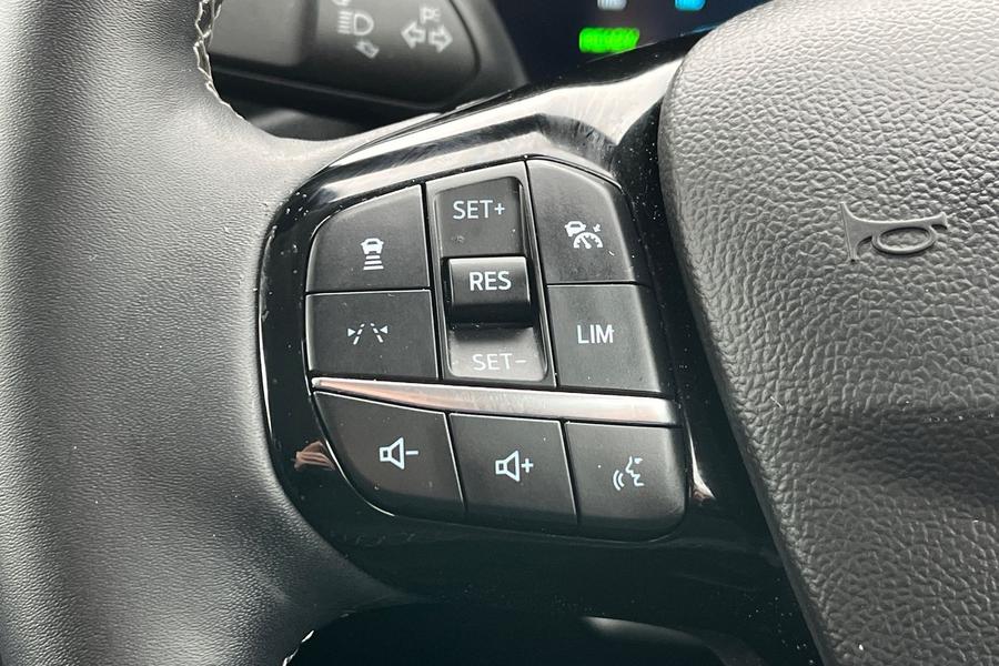 Ford KUGA Photo autoimg-a996baa03d661eed3cac845ba77e9b455e06b852.jpg