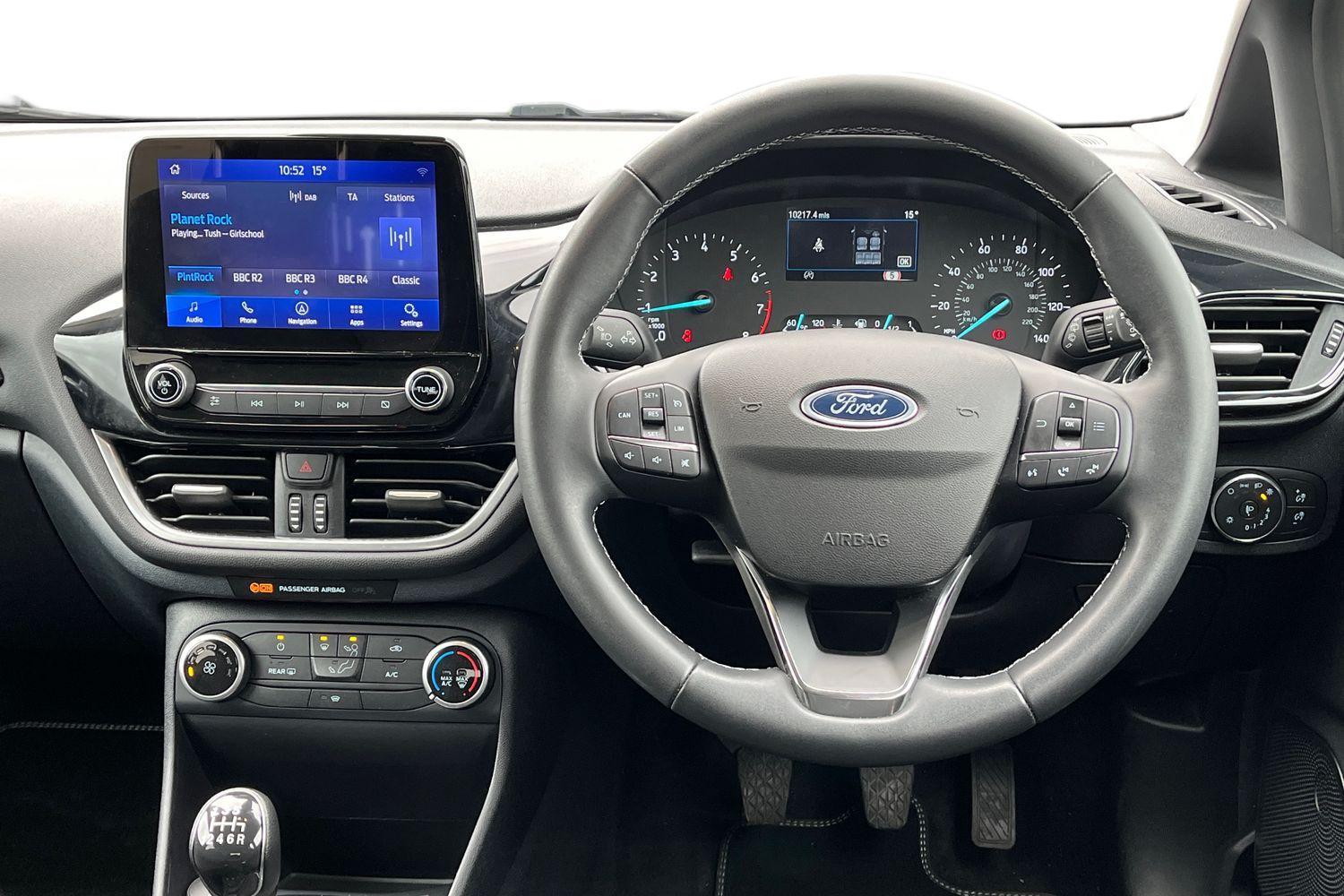 Ford FIESTA Photo 10