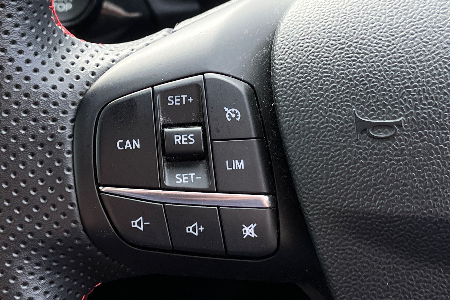 Ford PUMA Photo 37