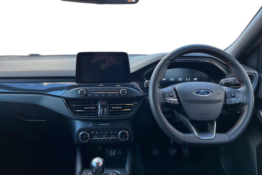 Ford FOCUS Photo autoimg-a9a3009cb87a7b7651291fea83c5931591dd6fd2.jpg