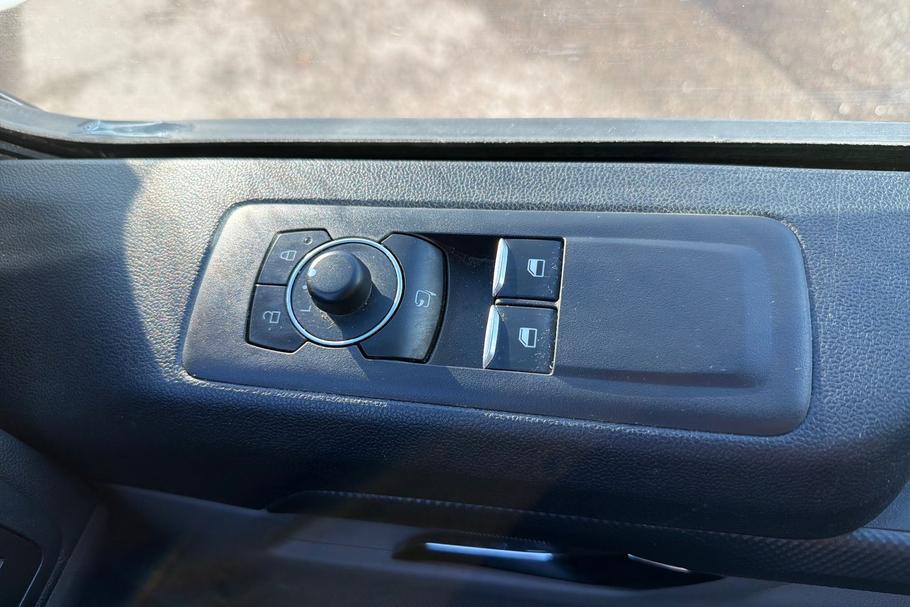 Used Ford TRANSIT CUSTOM LJ24HPB 35