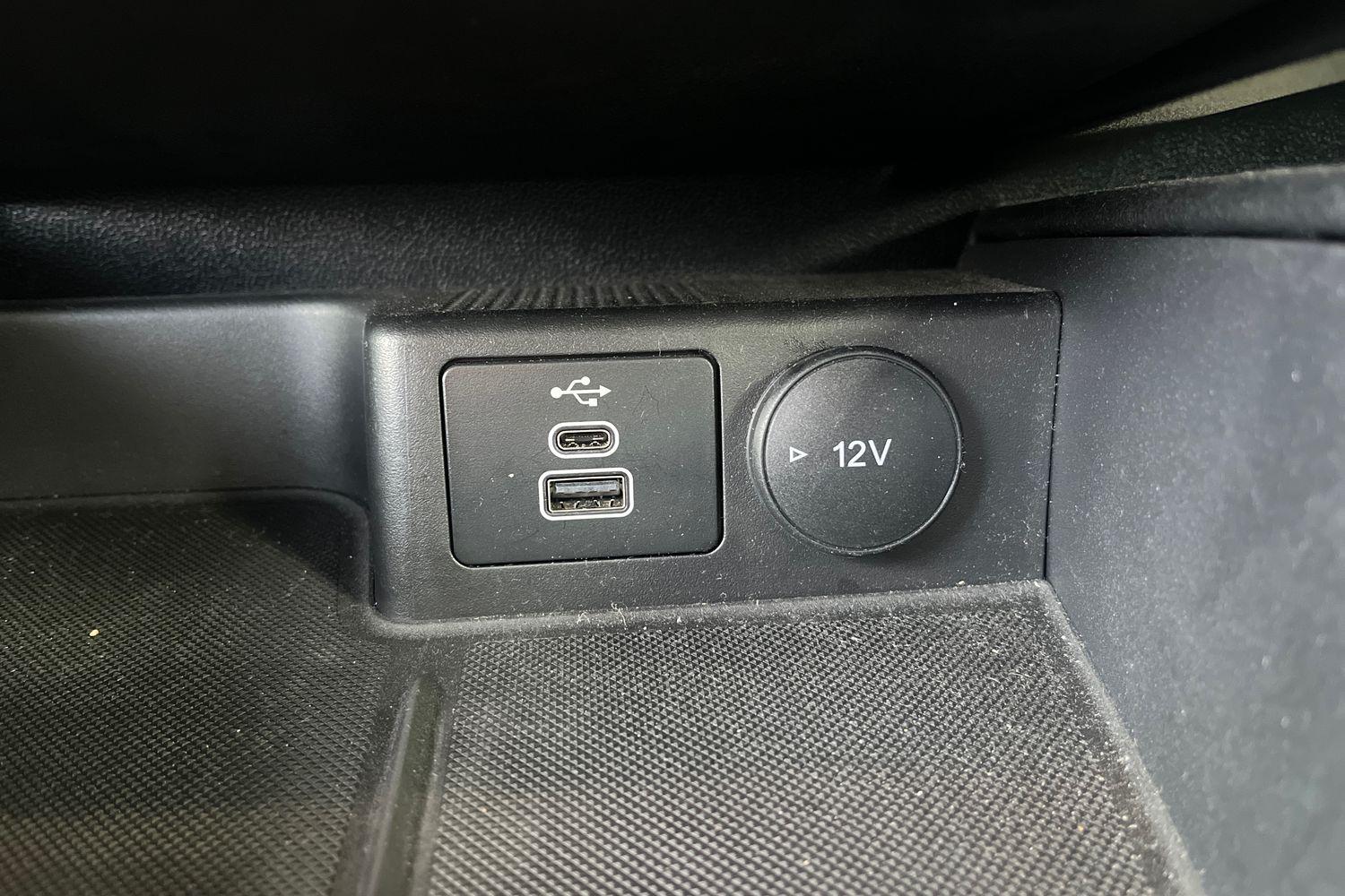 Ford KUGA Photo 32