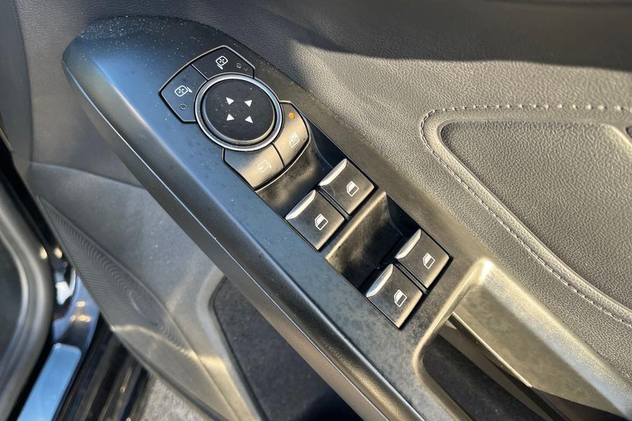 Ford FOCUS Photo autoimg-a9ad0104fcbf7680adf2efe044f0b30c7ee24a98.jpg