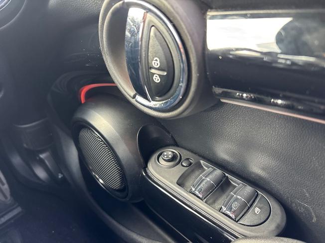MINI Hatch Photo 31