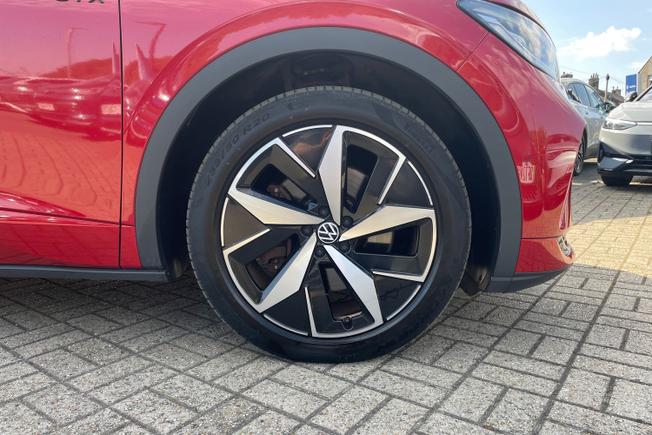 VOLKSWAGEN ID.4 Photo 5