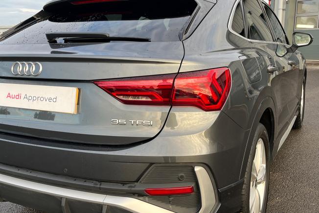 AUDI Q3 Photo 18