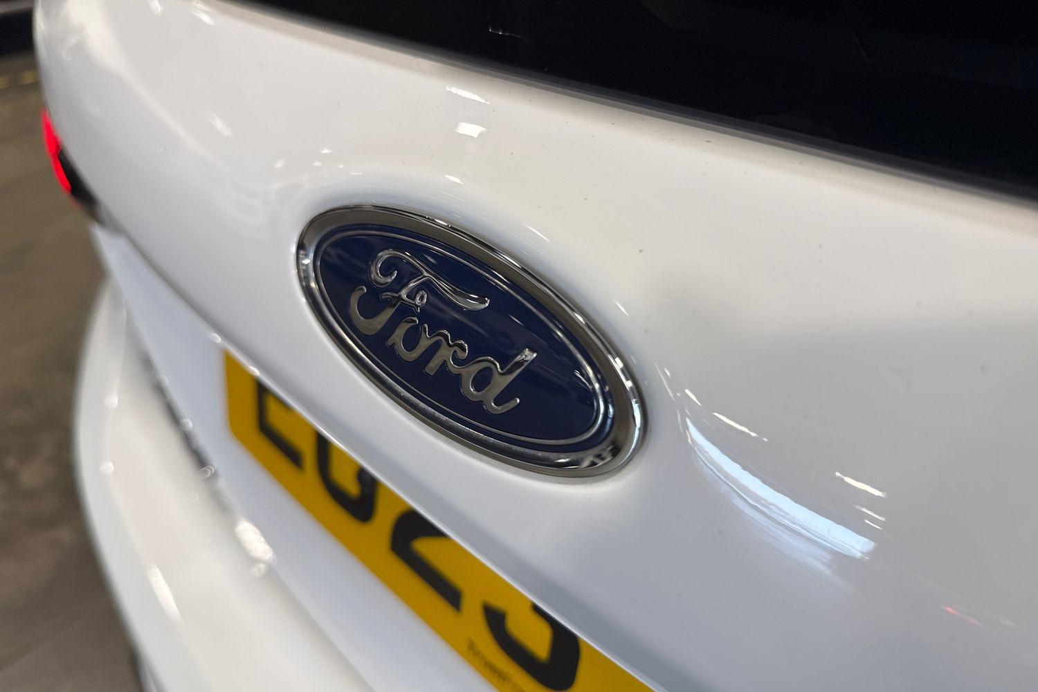 Ford FIESTA Photo 42