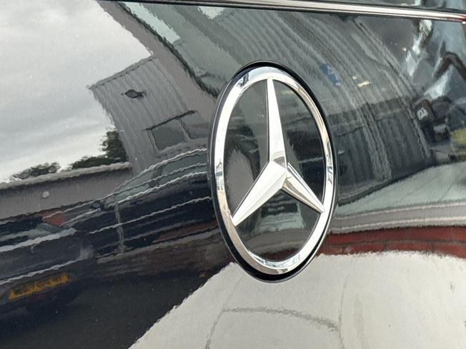 MERCEDES-BENZ GLC Photo 36