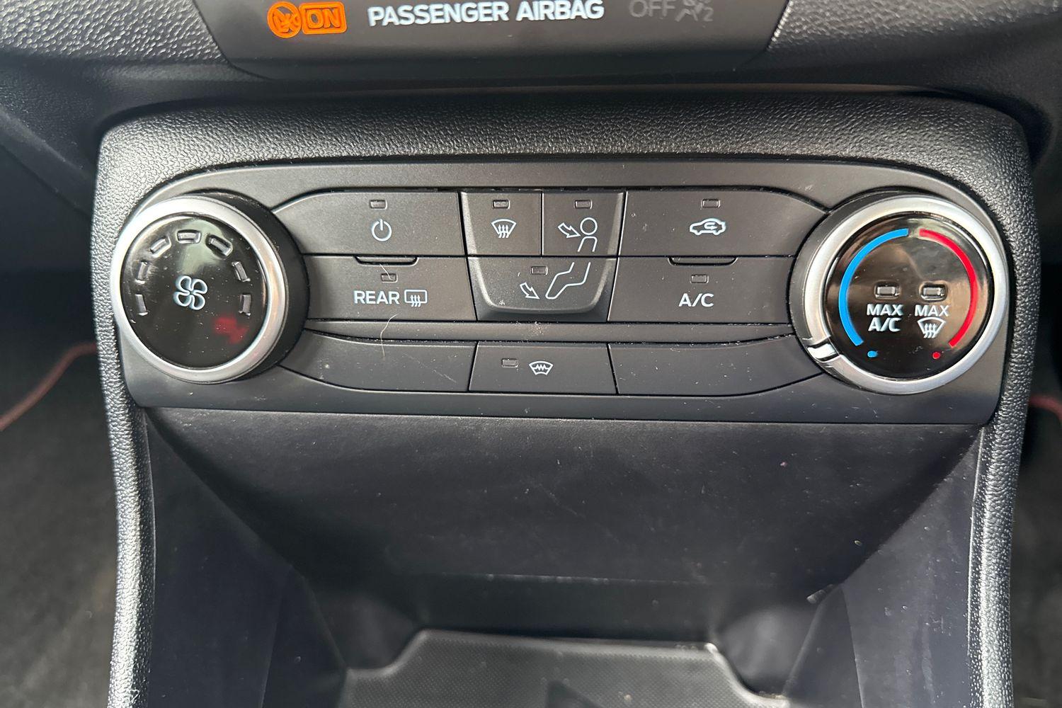 Ford FIESTA Photo 29