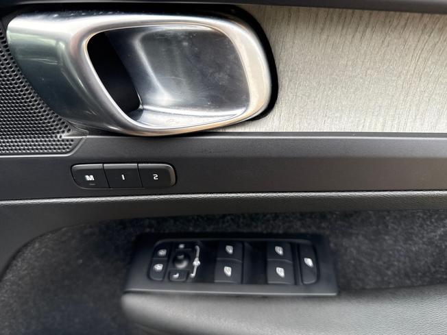 VOLVO XC40 Photo 35