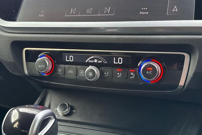 AUDI Q3 Photo 34