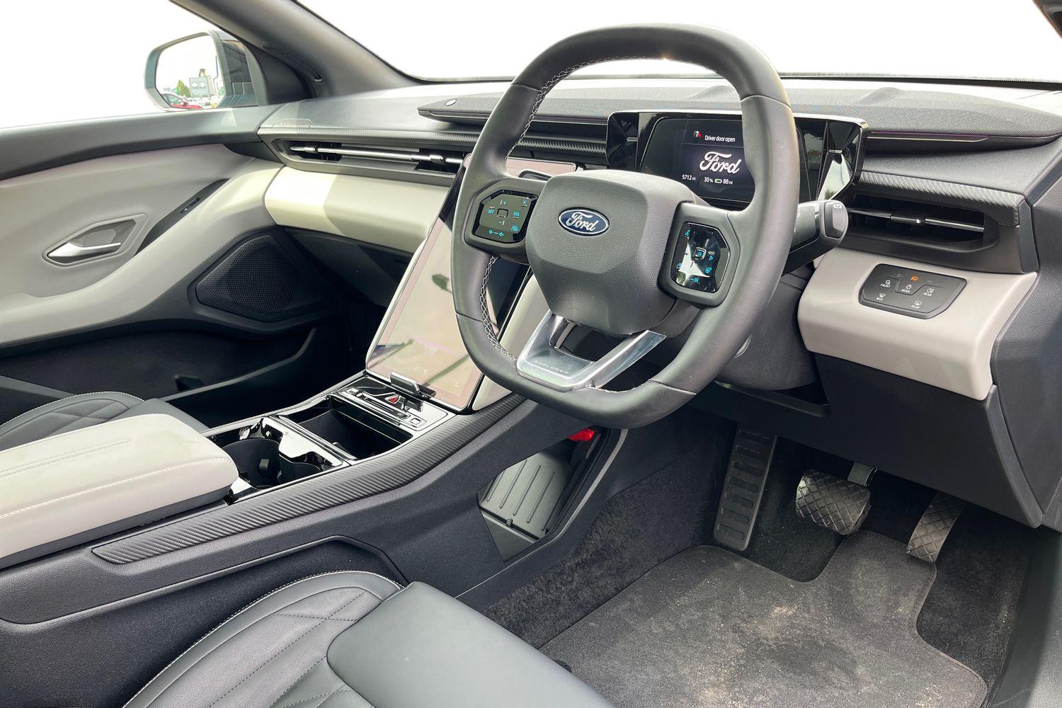 Ford Explorer Photo 8