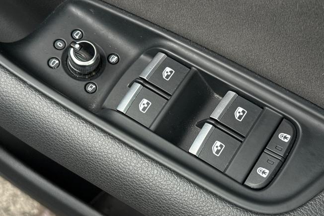 AUDI Q7 Photo 30