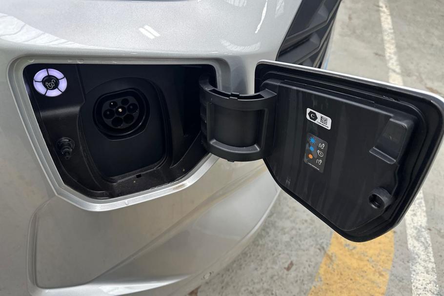 Used Ford TRANSIT CUSTOM LL75RVM 33