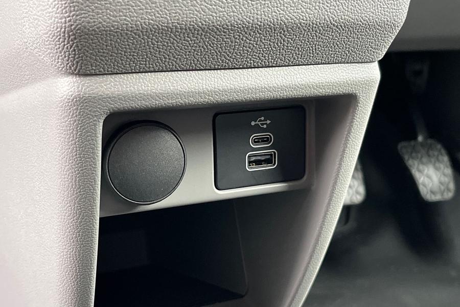 Ford TRANSIT CUSTOM Photo autoimg-a9d94f74cb4438f2cbccd75dc263d98589f1315f.jpg