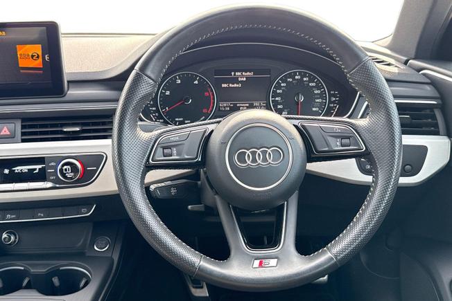 AUDI A4 Avant Photo 11
